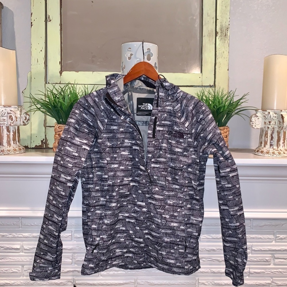 The North Face Venture 2 Black White Printed Women’s Waterproof Jacket Size S